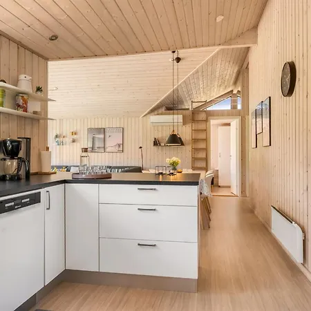 Dyke - 1-5km From The Sea By Interhome *